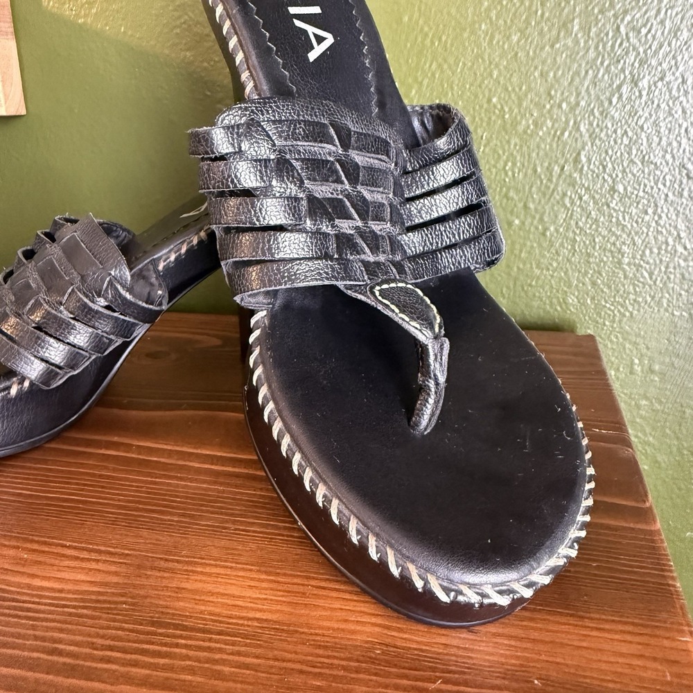 Vintage 90s Y2K MIA Blk Leather Stitched Kitten Heel Thong Sandals Brazil Sz 8.5 - Picture 3 of 15